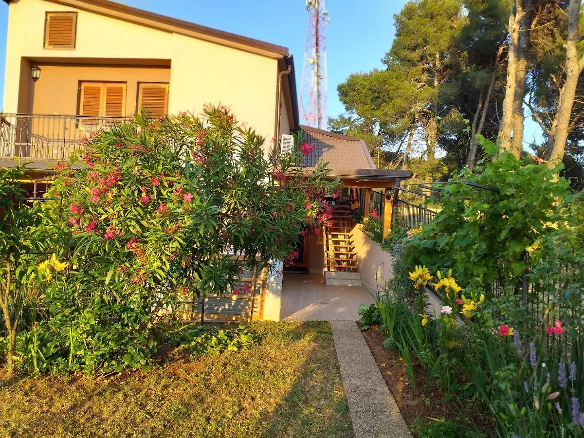 Apartment Jela Medulin