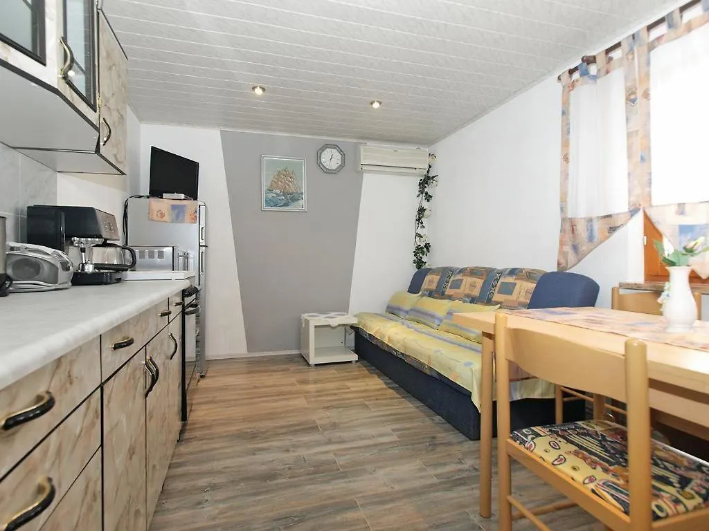 Apartment Jela Medulin